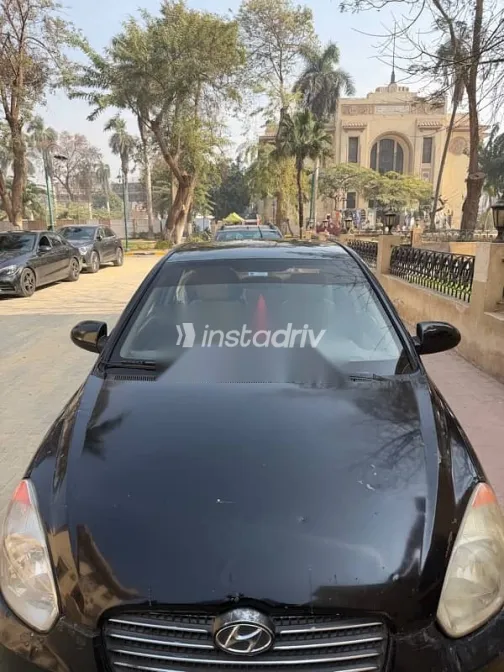 هيونداي اكسنت 2010 أسود مستعملة للبيع - 2