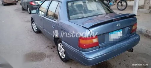هيونداي اكسيل 1996 أزرق غامق مستعملة للبيع - 4