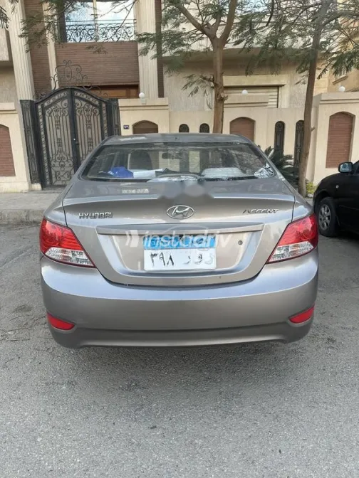 هيونداي اكسنت RB 2012 برونزي مستعملة للبيع - 3