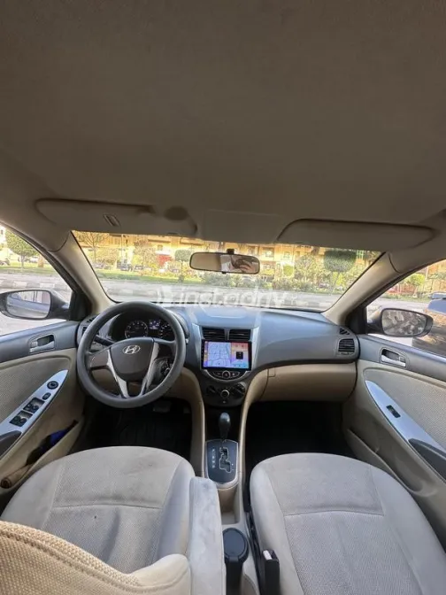 هيونداي اكسنت RB 2012 برونزي مستعملة للبيع - 5