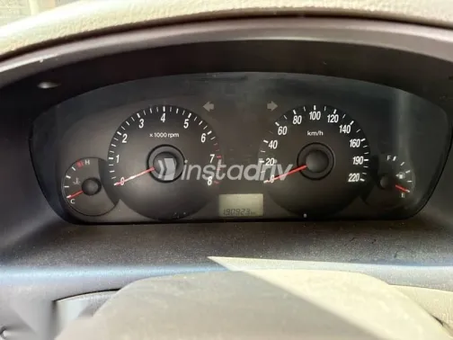 Hyundai Avante 2005 White Used for Sale - 4