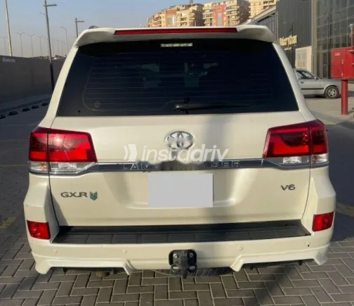 Toyota Land Cruiser 2020 White Used for Sale - 4