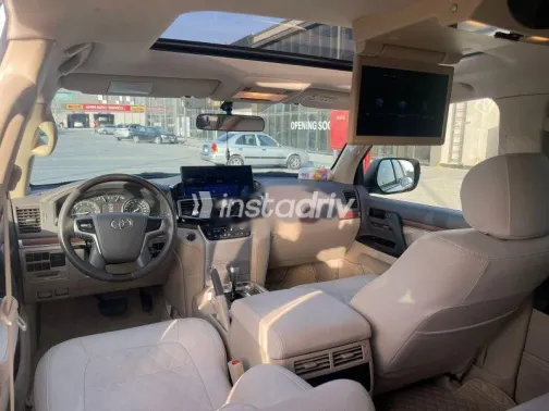 Toyota Land Cruiser 2020 White Used for Sale - 5