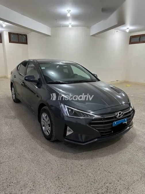 هيونداي إلنترا 2026 رمادي مستعملة للبيع - 2