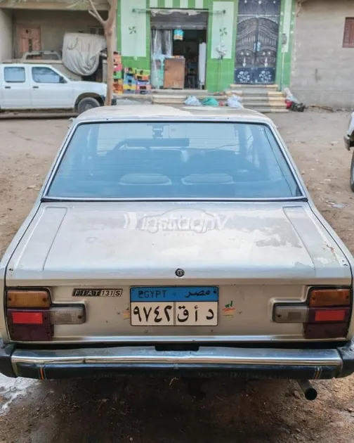 فيات 131 1977 فضي مستعملة للبيع - 5