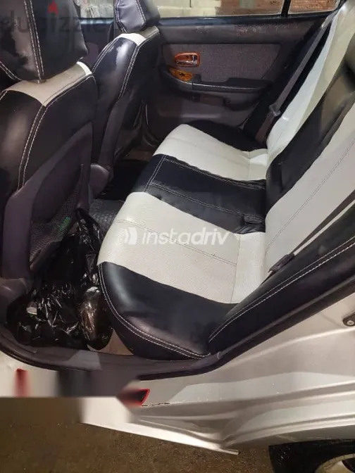 هيونداي افانتي 2000 فضي مستعملة للبيع - 7