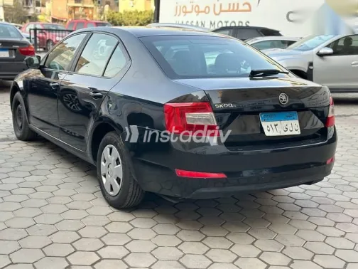 سكودا اوكتافيا 2016 أسود مستعملة للبيع - 2