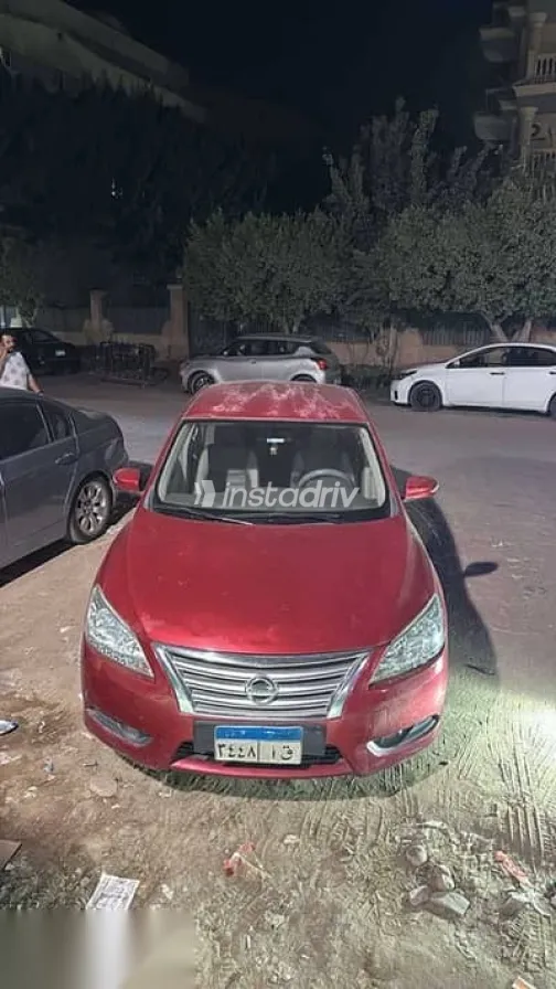 نيسان سنترا 2019 أحمر مستعملة للبيع - 1