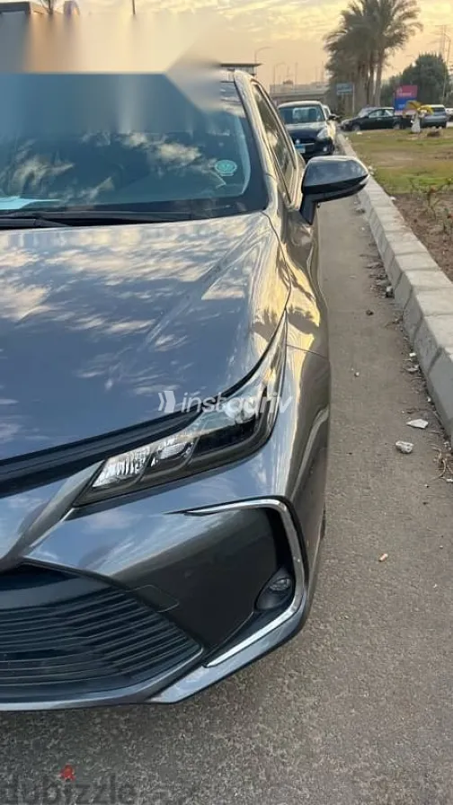 تويوتا كورولا 2023 رمادي مستعملة للبيع - 2