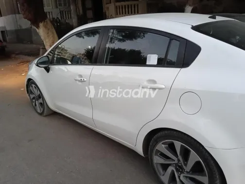 كيا ريو 2016 أبيض مستعملة للبيع - 1