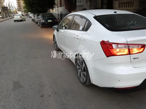 كيا ريو 2016 أبيض مستعملة للبيع - 2