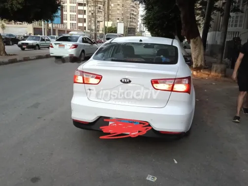 كيا ريو 2016 أبيض مستعملة للبيع - 3
