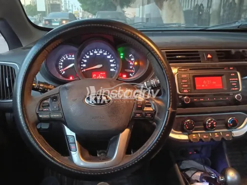 كيا ريو 2016 أبيض مستعملة للبيع - 4