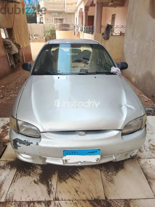 Hyundai Accent 1999 Silver Used for Sale - 3