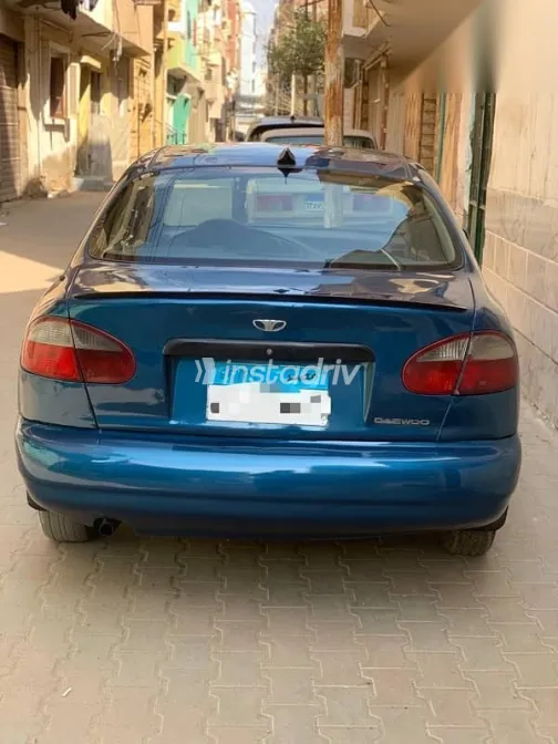 دايو لانوس 1999 أزرق غامق مستعملة للبيع - 9