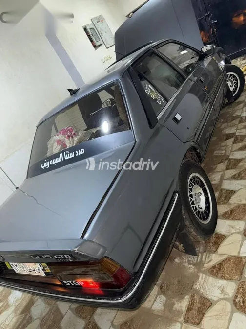 بيجو 505 1987 رمادي مستعملة للبيع - 1