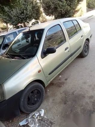 رينو كليو 2002 أخضر مستعملة للبيع