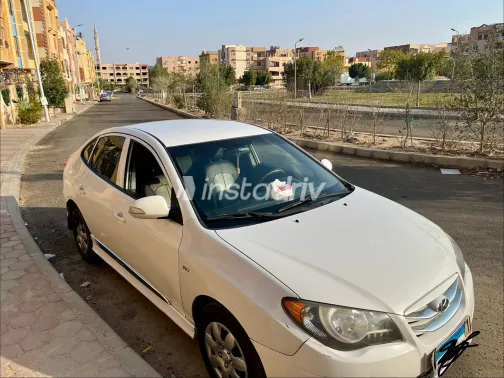 هيونداي إلنترا اتش دى 2018 أبيض مستعملة للبيع - 4