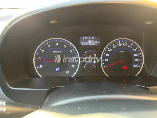 هيونداي إلنترا اتش دى 2018 أبيض مستعملة للبيع - 9