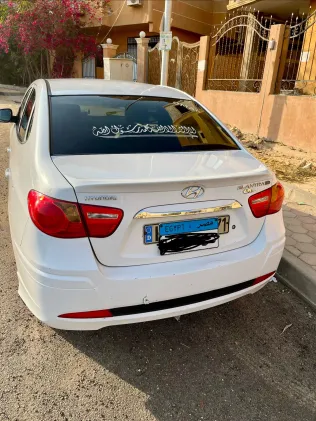 هيونداي إلنترا اتش دى 2018 أبيض مستعملة للبيع