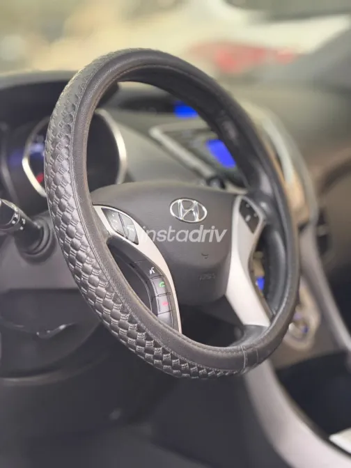 Hyundai Avante 2012 White Used for Sale - 7