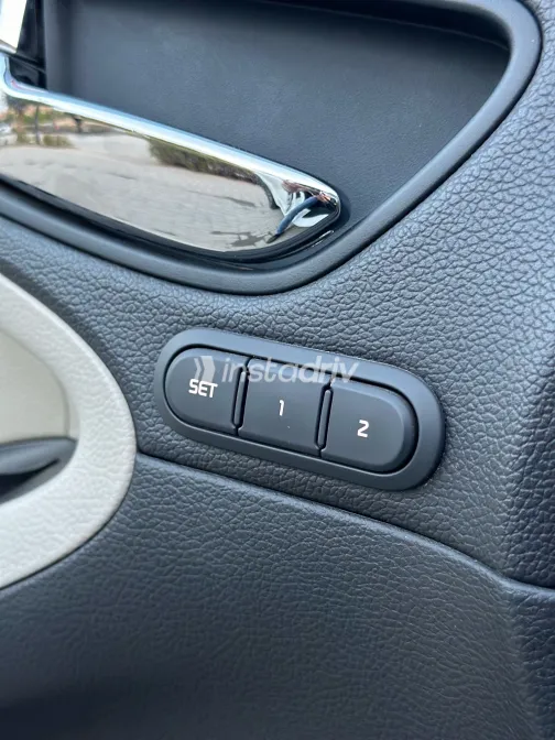 كيا K3 2013 أبيض مستعملة للبيع - 5