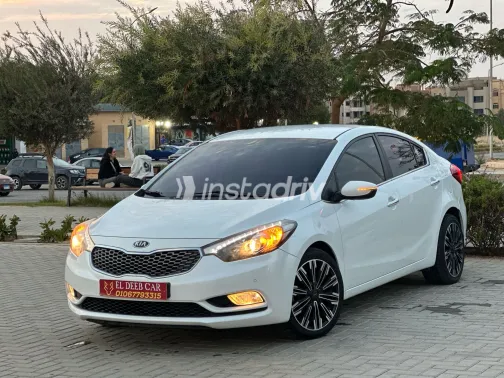 كيا K3 2013 أبيض مستعملة للبيع - 7