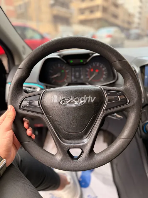 شيرى اريزو 5 2021 أبيض مستعملة للبيع - 3