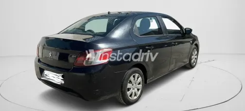 بيجو 301 2015 أبيض مستعملة للبيع - 1