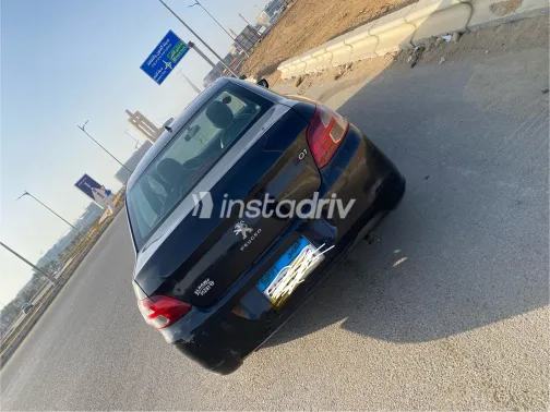 بيجو 301 2015 أبيض مستعملة للبيع - 3