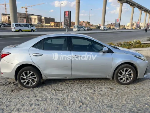 Toyota Corolla 2017 White Used for Sale - 2
