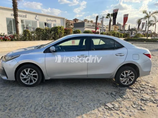 Toyota Corolla 2017 White Used for Sale - 4