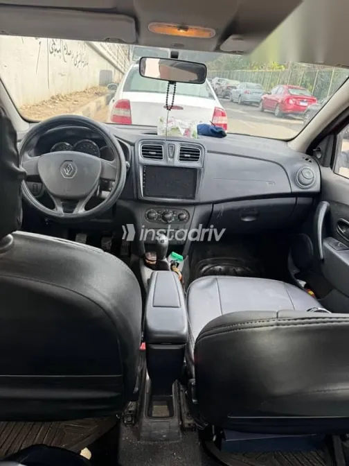 Renault Logan 2016 Red Used for Sale - 5