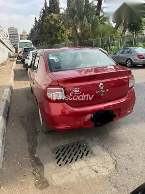 Renault Logan 2016 Red Used for Sale - 9