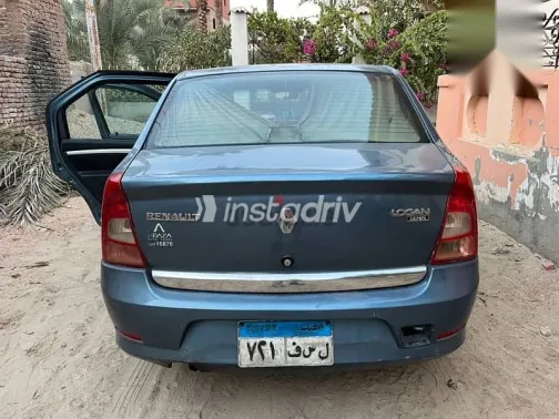 رينو لوجان 2013 أزرق غامق مستعملة للبيع - 1