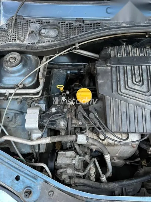 رينو لوجان 2013 أزرق غامق مستعملة للبيع - 3