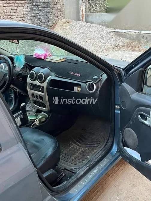 رينو لوجان 2013 أزرق غامق مستعملة للبيع - 5