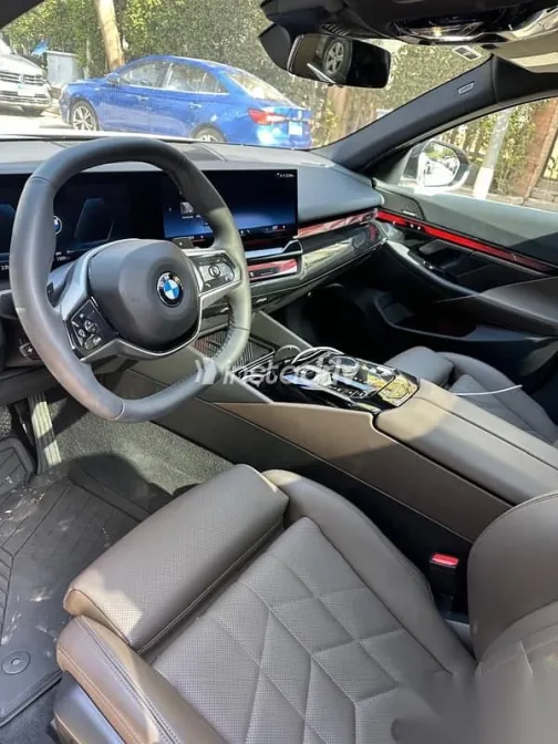 بي ام دبليو 520 2026 أسود مستعملة للبيع - 1