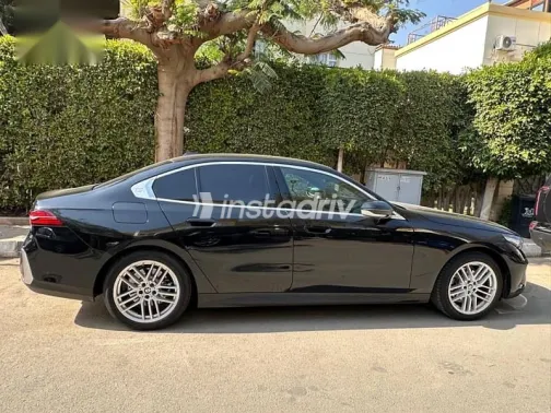 بي ام دبليو 520 2026 أسود مستعملة للبيع - 3