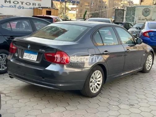 BMW 318 2010 Gray Used for Sale - 3