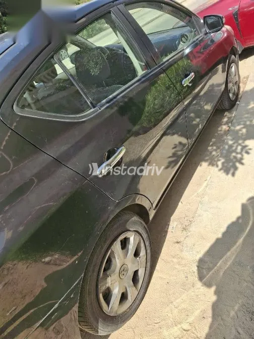 نيسان صنى 2018 أسود مستعملة للبيع - 6