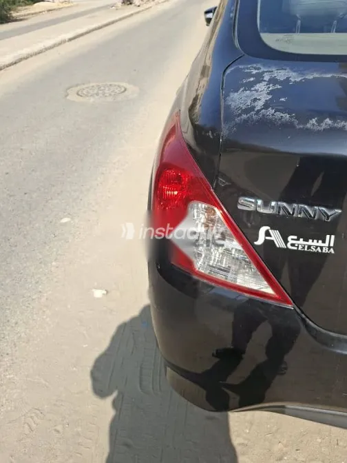 نيسان صنى 2018 أسود مستعملة للبيع - 7