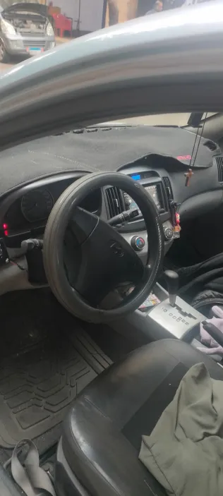 هيونداي إلنترا اتش دى 2010 أبيض مستعملة للبيع