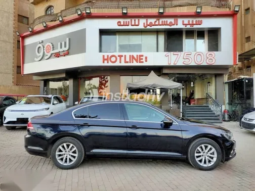 Volkswagen Passat 2019 Black Used for Sale - 3