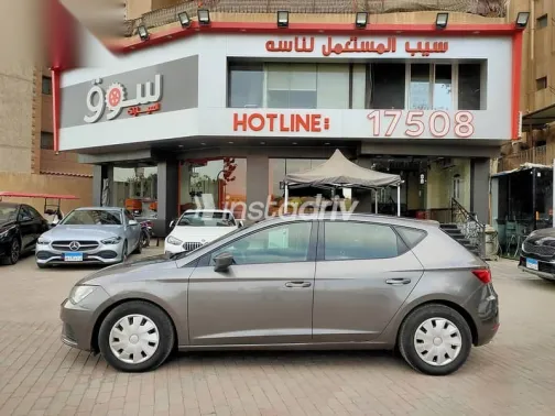 سيات ليون 2017 رمادي مستعملة للبيع - 2