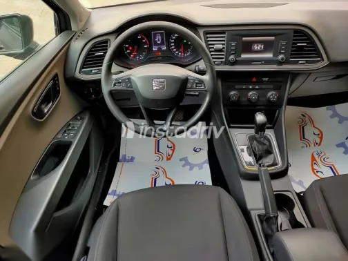 سيات ليون 2017 رمادي مستعملة للبيع - 6