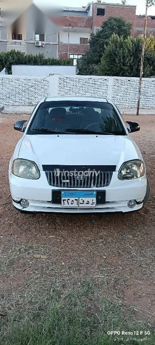 Hyundai Verna 2017 White Used for Sale - 2