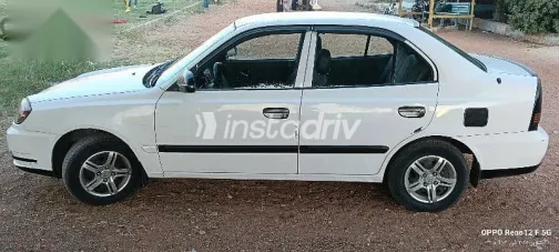 Hyundai Verna 2017 White Used for Sale - 4