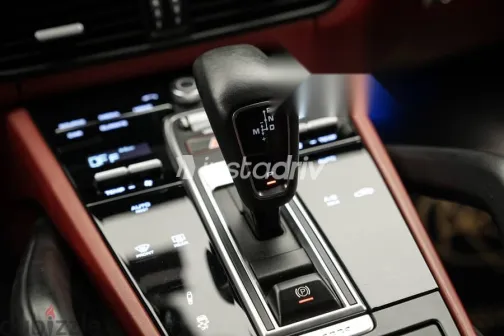 Porsche Cayenne 2022 Gray Used for Sale - 5