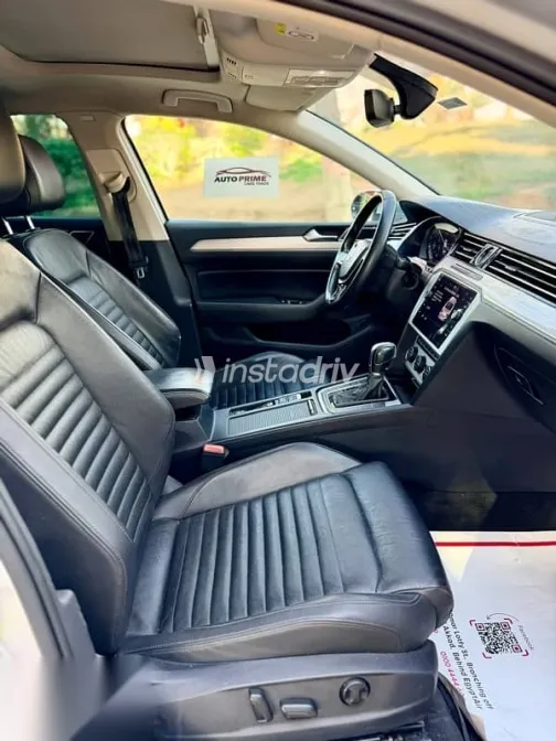 Volkswagen Passat 2019 Silver Used for Sale - 7